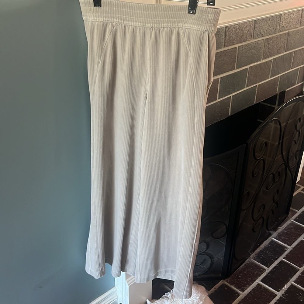 Lululemon Scuba Velvet Cord Wide Leg Crop Pant - Picture 6 of 16